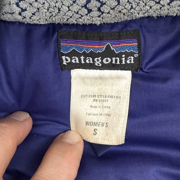 ✅VTG Patagonia Goosedown Filled Puffer Jacket Womans S Purple *STAINED/RIPPED - Picture 3 of 13